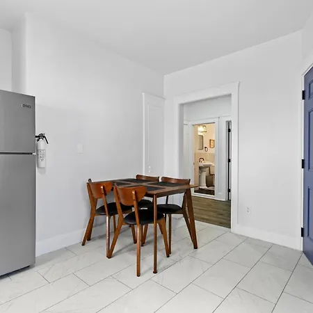 Casa Soleada In East Rock Near Dt And Yale Som With Free Parking And King Bed Apartment New Haven Exterior photo