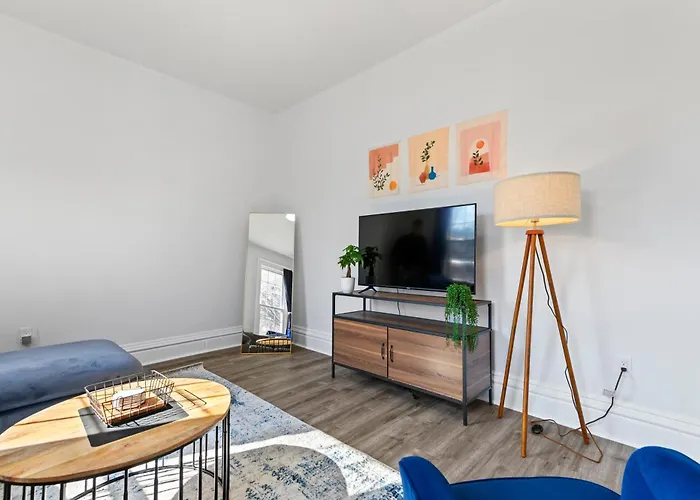 Casa Soleada In East Rock Near Dt And Yale Som With Free Parking And King Bed