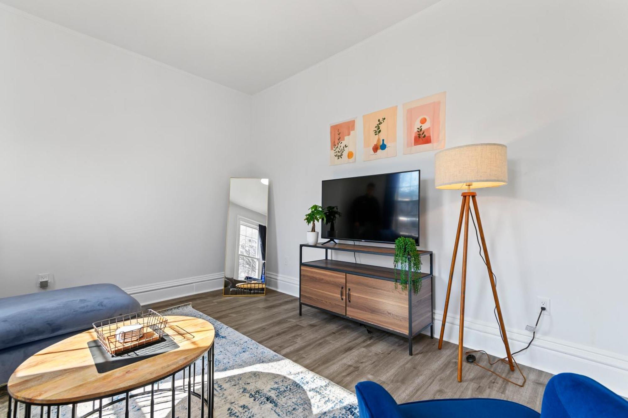 Casa Soleada In East Rock Near Dt And Yale Som With Free Parking And King Bed * New Haven