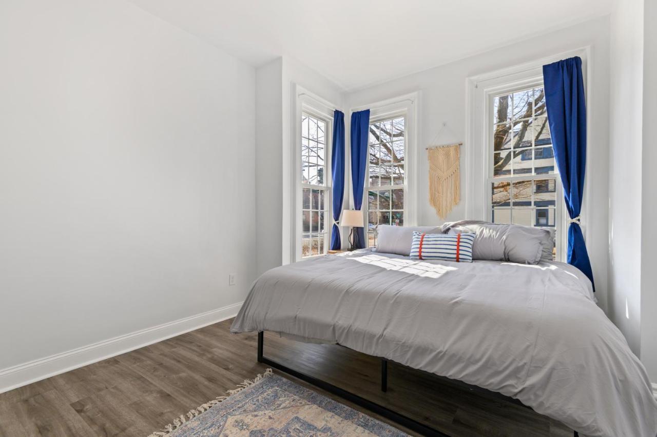 Casa Soleada In East Rock Near Dt And Yale Som With Free Parking And King Bed Apartment