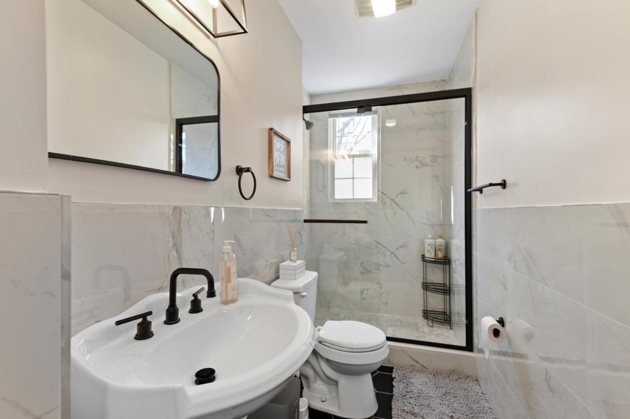 Casa Soleada In East Rock Near Dt And Yale Som With Free Parking And King Bed * New Haven